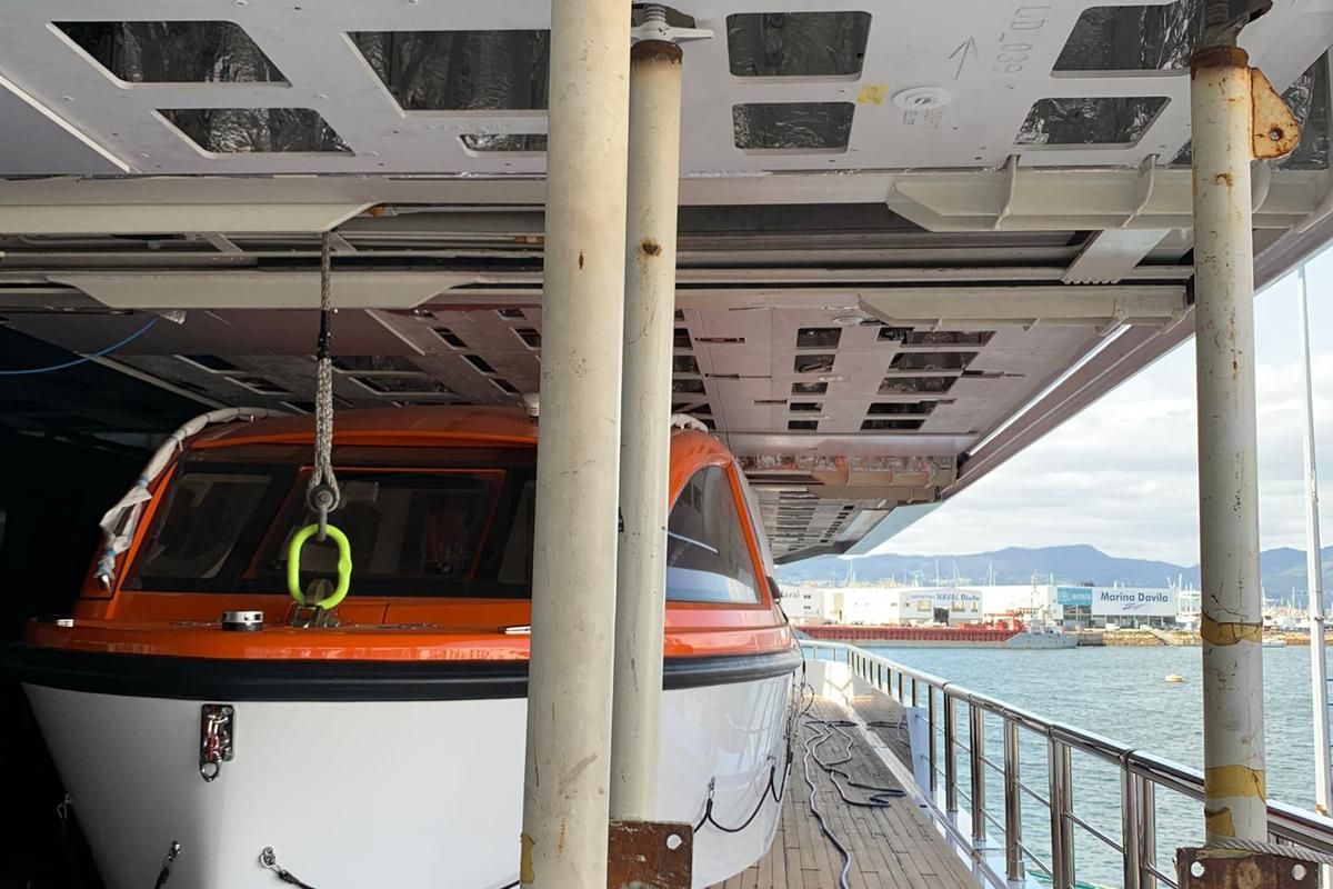 Dettaglio progetto con sistemi di fissaggio Fastmount su yacht